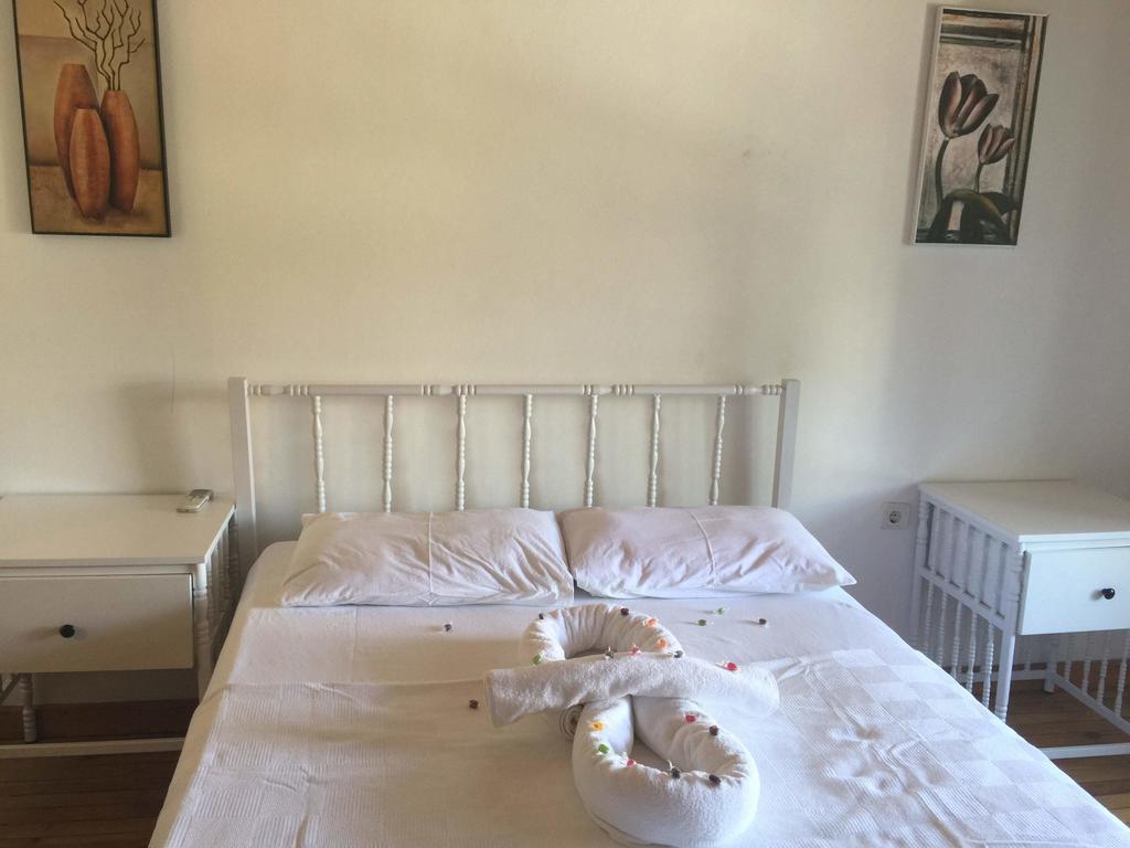 Pastor Historical Apart-Hotel The Gulf Of İzmir Chambre photo